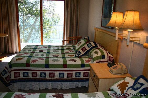 Cliff Dweller On Superior Hotel 2*