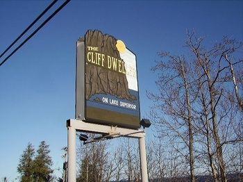 Cliff Dweller On Superior 2*