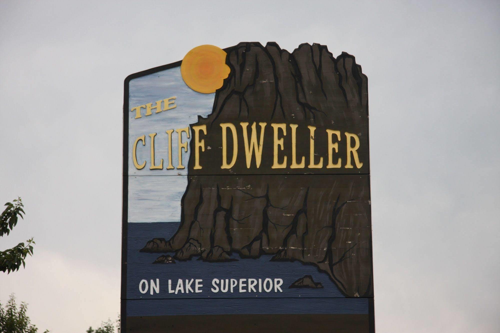 Cliff Dweller On Superior Hotel Tofte