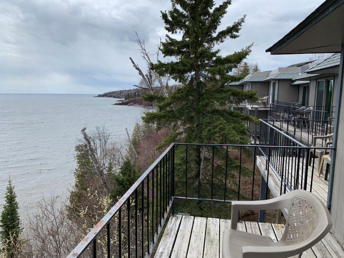 Cliff Dweller On Superior Hotel 2*